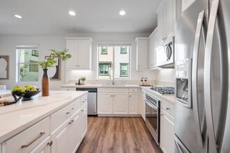 2325 Verano Way in Vista, CA - Building Photo - Building Photo