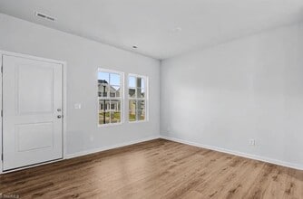 534 Raspberry Hl Dr in Winston-Salem, NC - Building Photo - Building Photo