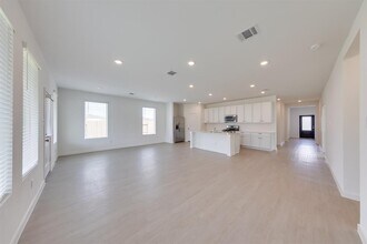 10601 Ellerston Rd in Cleveland, TX - Building Photo - Building Photo