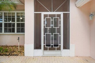 9150 Bay Harbour Cir in West Palm Beach, FL - Building Photo - Building Photo