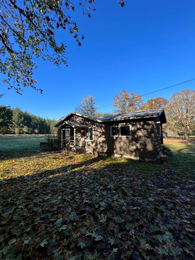 89376 Knight Rd in Elmira, OR - Building Photo - Building Photo