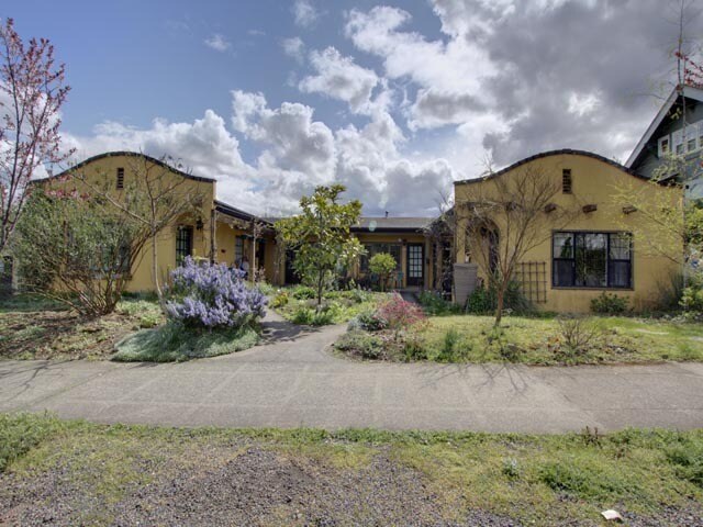5244-5308 NE Wistaria Drive in Portland, OR - Building Photo