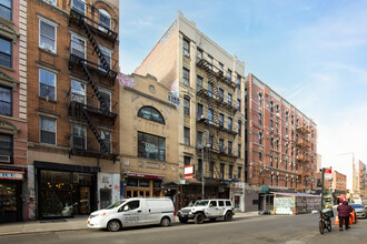 123-125 Ludlow St in New York, NY - Building Photo - Building Photo