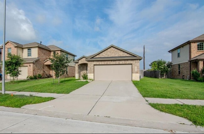 property at 2434 Heritage Ct