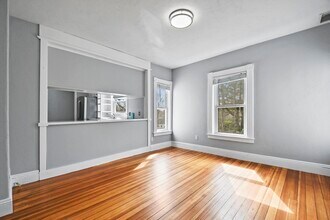48 Boylston St-Unit -2 in Lowell, MA - Building Photo - Building Photo