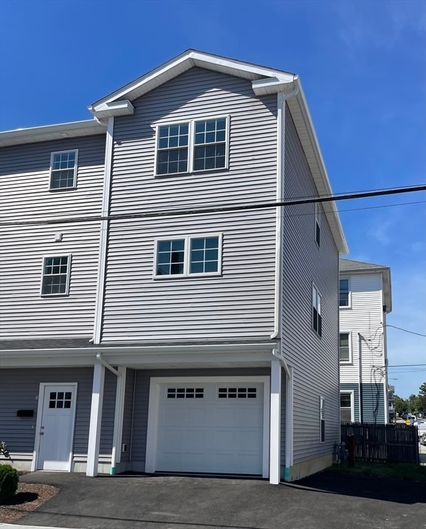 160 Franklin St in Fall River, MA - Building Photo - Building Photo