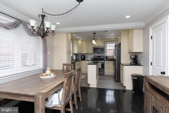 582 Fairway Terrace in Philadelphia, PA - Building Photo - Building Photo
