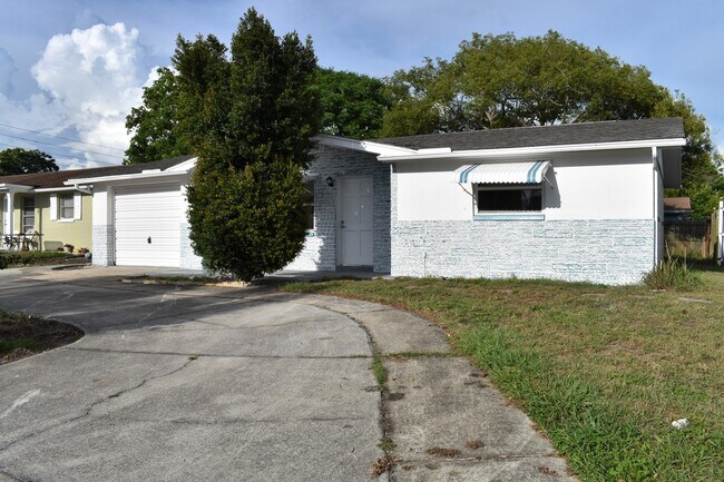10930 Norwood Ave in Port Richey, FL - Building Photo - Building Photo
