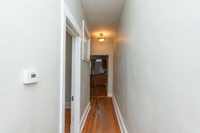 1533 W Leland Ave-Unit -1E in Chicago, IL - Building Photo - Building Photo