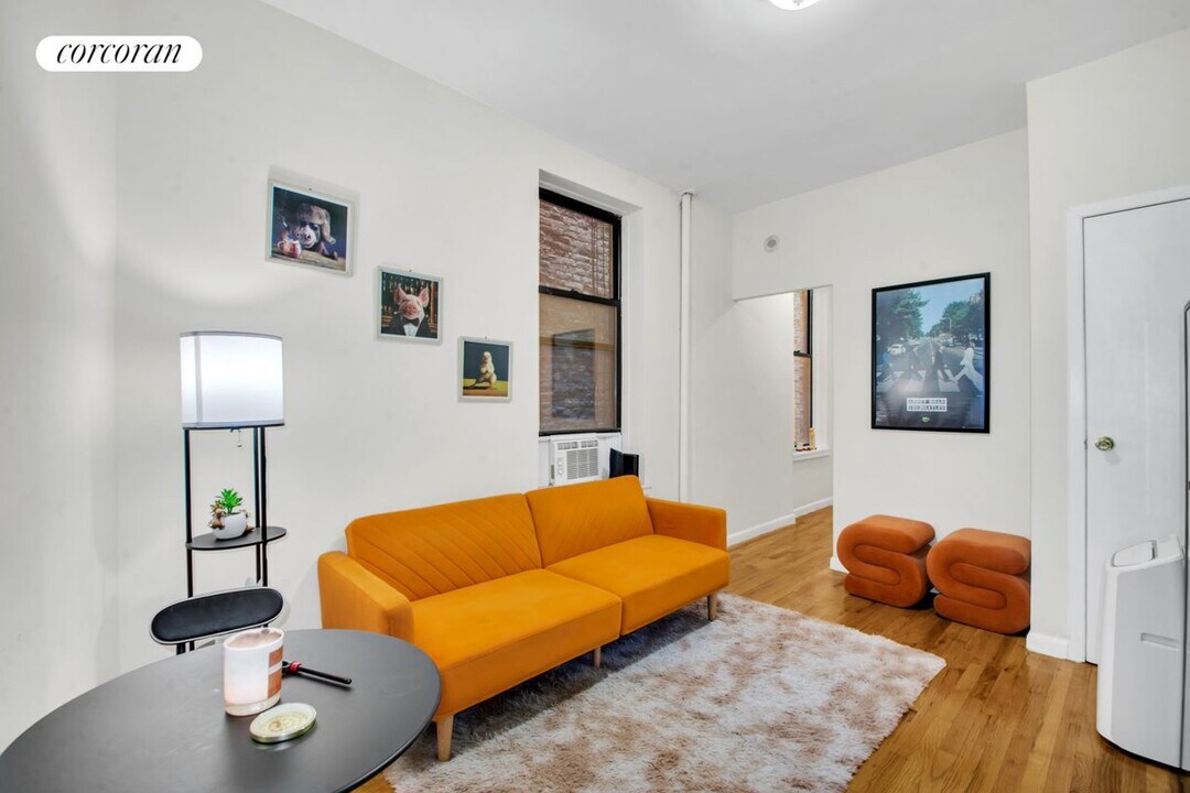 230 E 25th St in New York, NY - Building Photo