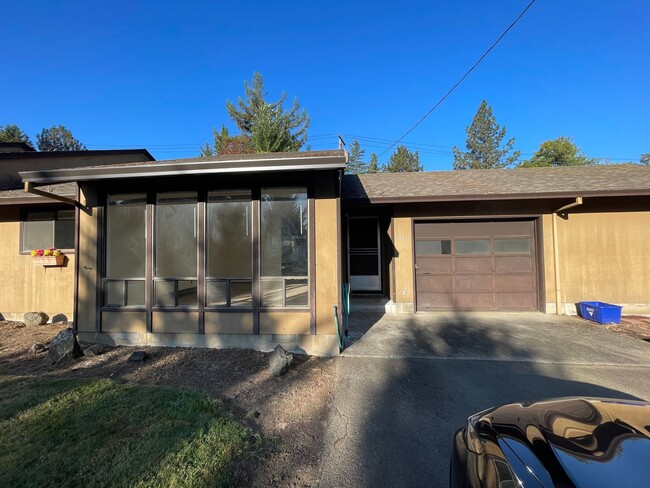property at 1780 SE Douglas Ave