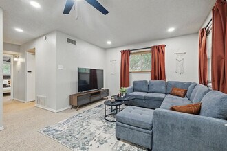 5830 Jester Dr in Garland, TX - Building Photo - Building Photo
