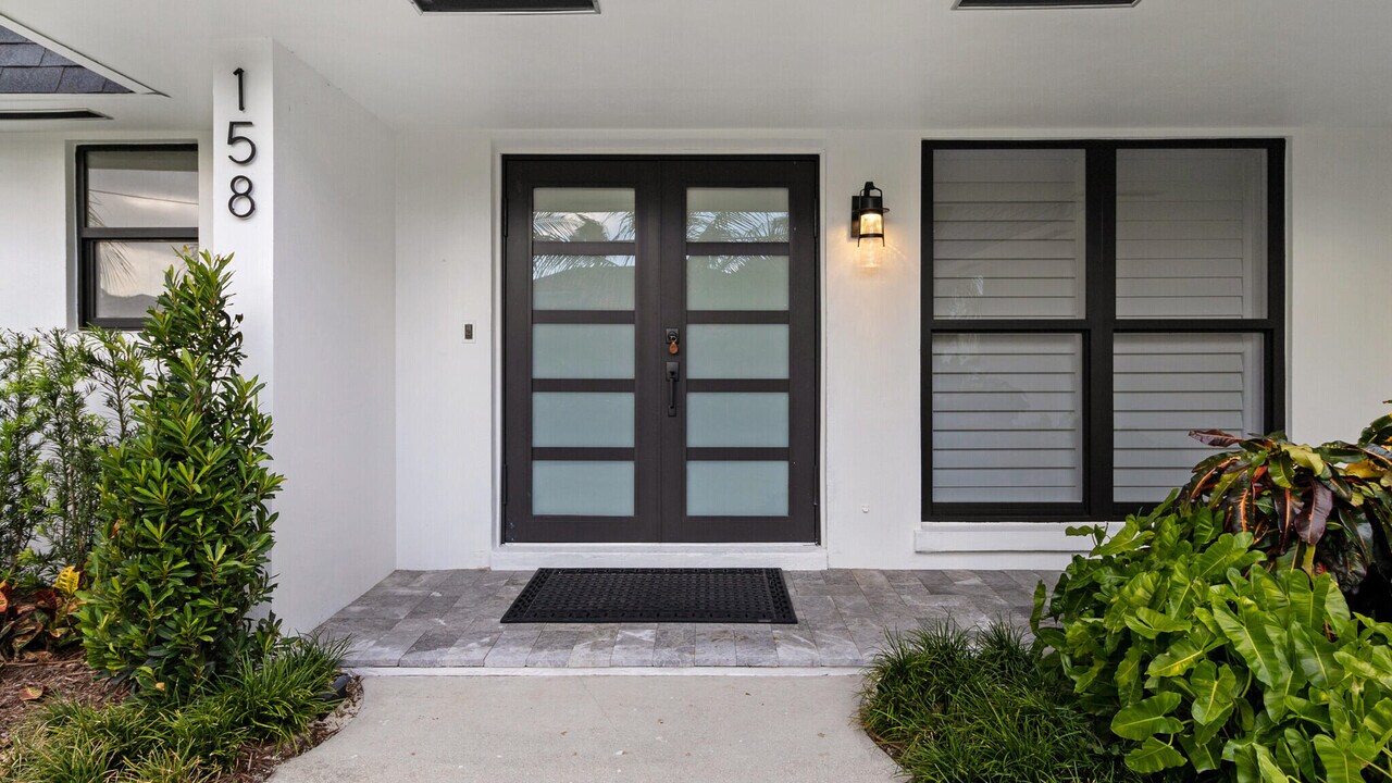 158 Lucina Dr in Hypoluxo, FL - Building Photo