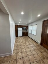 86 E Camplain Rd, Unit 1st Floor & Basement in Manville, NJ - Building Photo - Building Photo