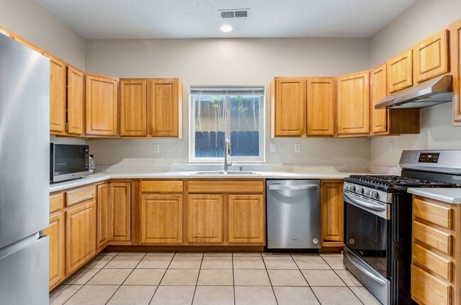 1221 Paisano St NE in Albuquerque, NM - Foto de edificio - Building Photo