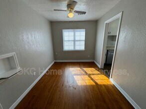 2216 NE 24th St in Oklahoma City, OK - Building Photo - Building Photo