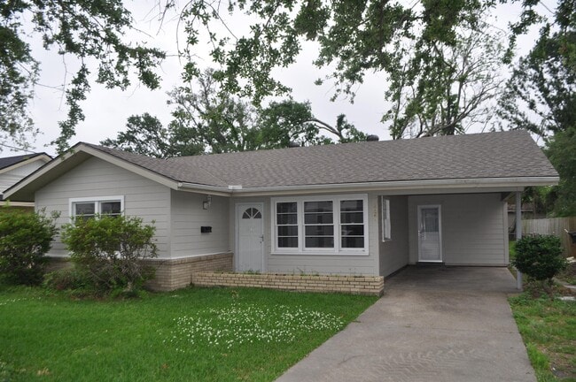 property at 3921 Creole St