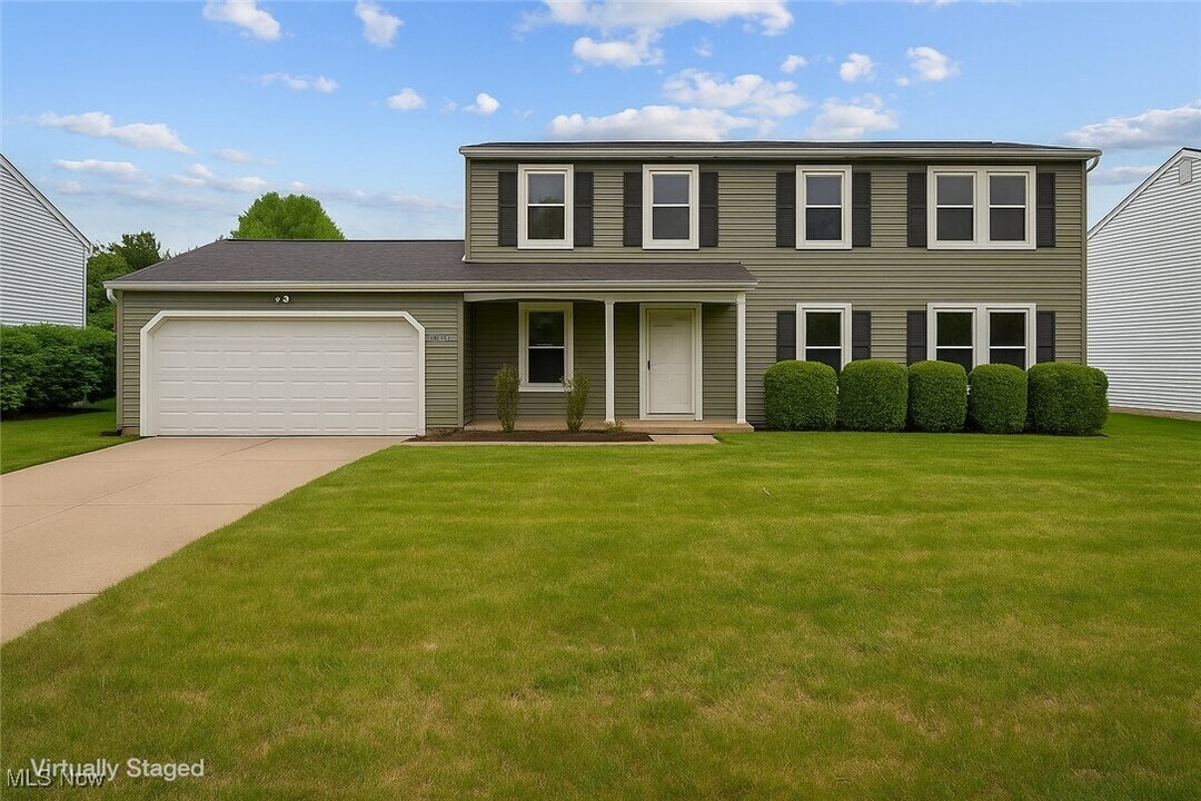 13971 Walking Stick Way in Strongsville, OH - Building Photo