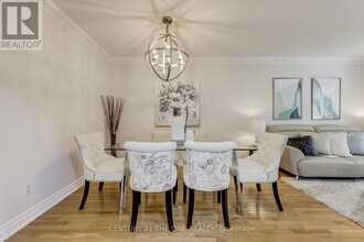 116 Hollandview Trail in Aurora, ON - Building Photo - Building Photo