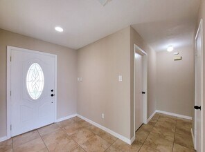 10010 Sagecanyon Dr in Houston, TX - Building Photo - Building Photo