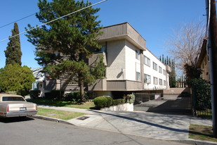 6716 Sylmar Ave Apartments