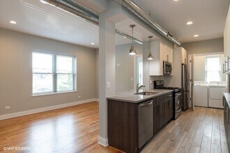 641 E 49th St in Chicago, IL - Building Photo - Building Photo