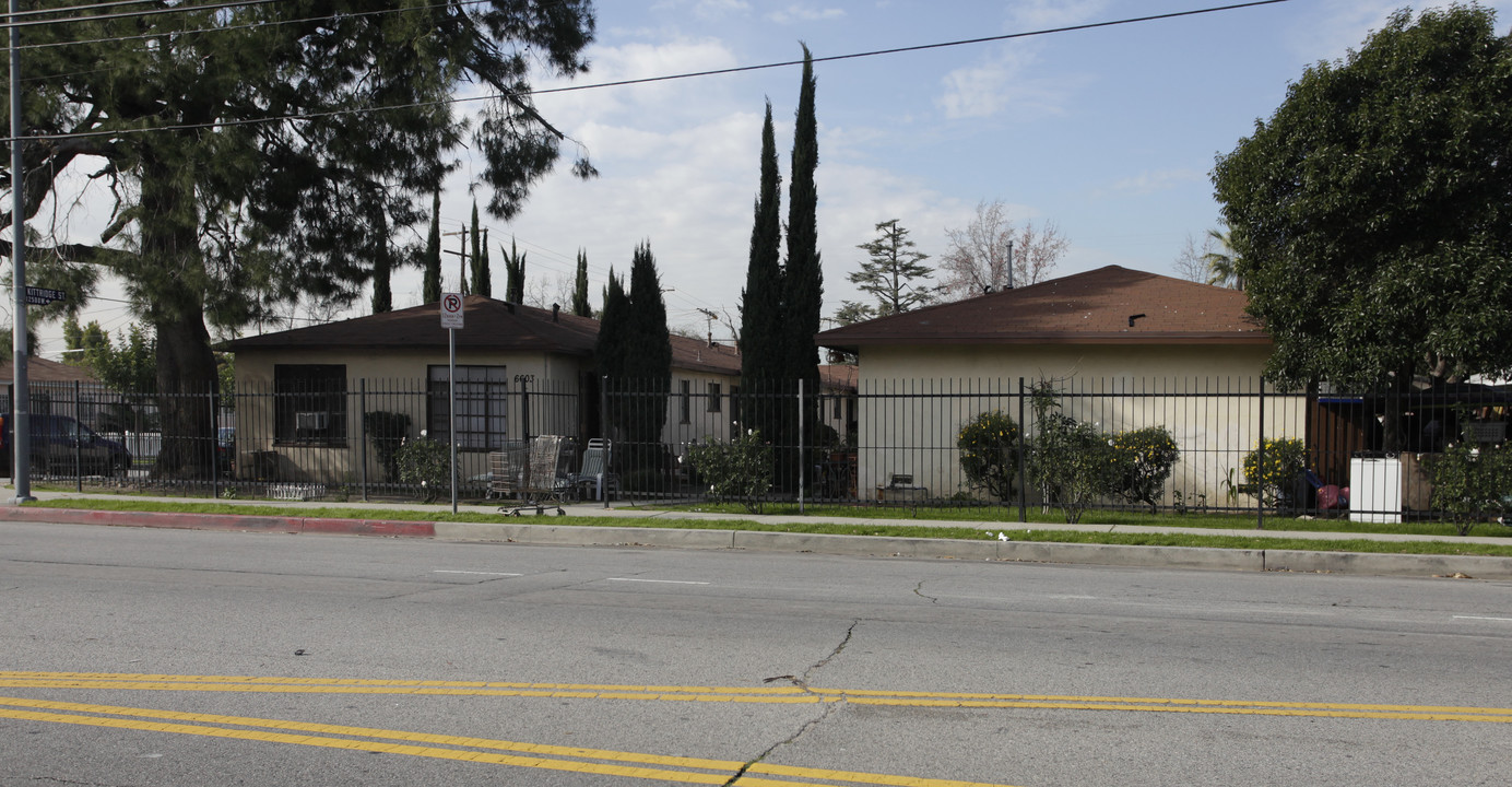 6603 Whitsett Ave in North Hollywood, CA - Building Photo