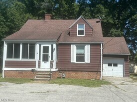 847 Lloyd Rd in Wickliffe, OH - Building Photo