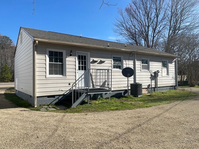 4219 Hickory Rd in Petersburg, VA - Building Photo - Building Photo