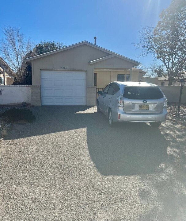 2596 Harvard Dr SE in Rio Rancho, NM - Building Photo