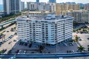 1801 S Ocean Dr, Unit 334 in Hallandale Beach, FL - Building Photo - Building Photo