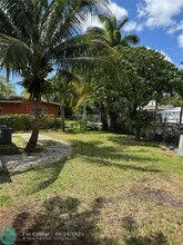 2807 NW 11th St in Miami, FL - Building Photo - Building Photo