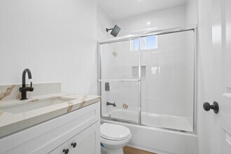 7636 Morella Ave in North Hollywood, CA - Building Photo - Building Photo