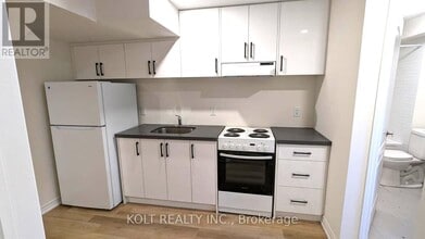 1198 Rexton Dr in Oshawa, ON - Building Photo - Building Photo