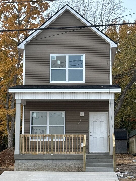 1216 Paradise Hill Rd in Clarksville, TN - Building Photo