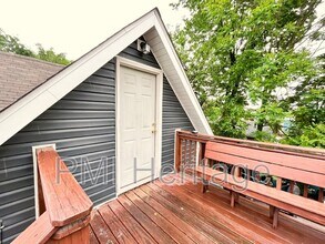 122 W Pine St in Rogers, AR - Building Photo - Building Photo