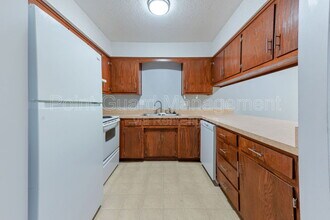 7101 N Chas Dr-Unit -D in Pleasant Valley, MO - Building Photo - Building Photo