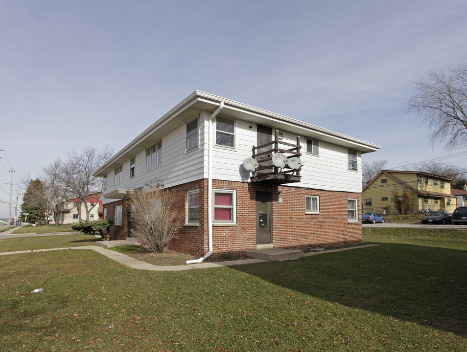 1503 S West Ave in Waukesha, WI - Building Photo