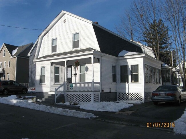 41 Gardner Ave in Lowell, MA - Building Photo - Building Photo