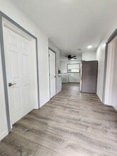 7911 Napoleon St, Unit #C - Room 2 in Orlando, FL - Building Photo - Building Photo