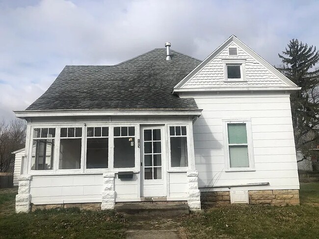 property at 183 N Pearl St