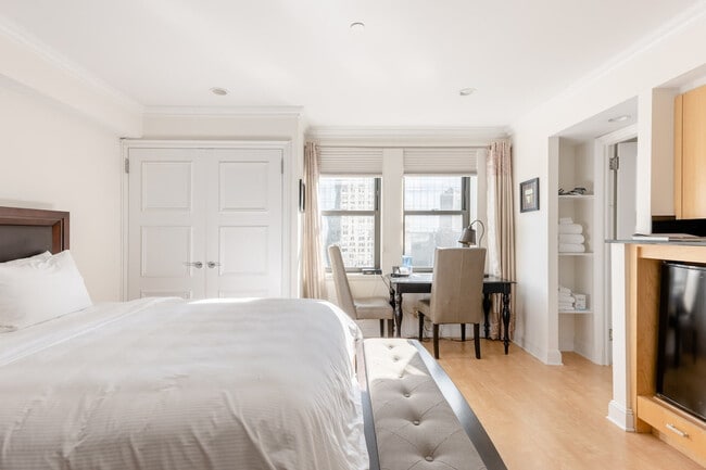 160 Central Park S