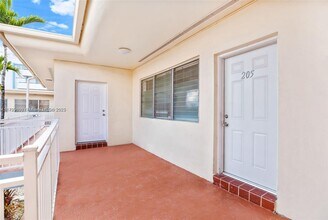 350 75th St in Miami Beach, FL - Building Photo - Building Photo
