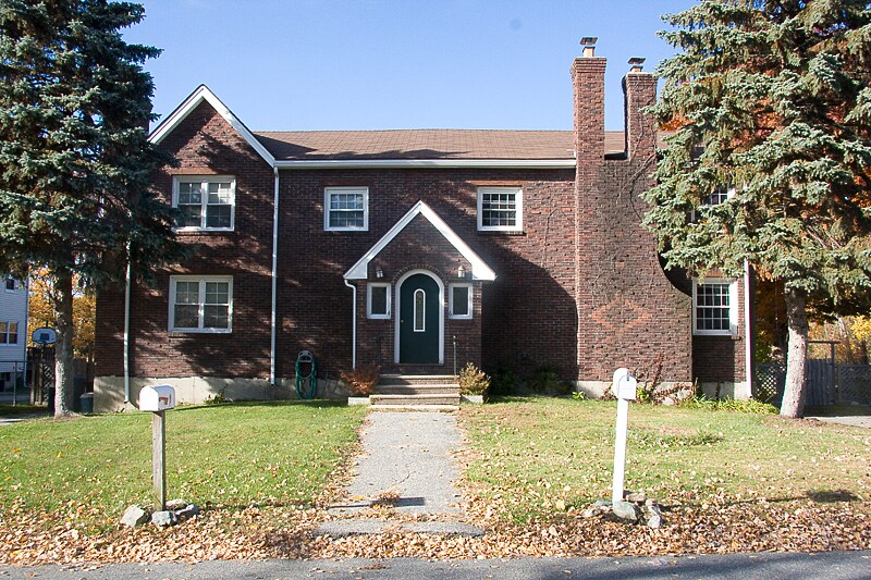 6 Dragon Ct Cir in Woburn, MA - Building Photo