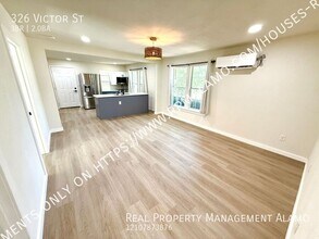 326 Victor St in San Antonio, TX - Building Photo - Building Photo