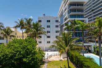 3621 Collins Ave in Miami Beach, FL - Building Photo - Building Photo