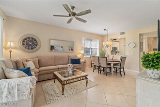 2335 Carrington Ct in Naples, FL - Building Photo - Building Photo