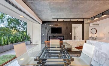 818 N Doheny Dr, Unit #203 in West Hollywood, CA - Building Photo - Building Photo