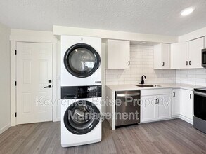 1243 S Security Ln in Boise, ID - Building Photo - Building Photo