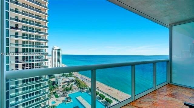 1830 S Ocean Dr, Unit 2209 in Hallandale Beach, FL - Building Photo